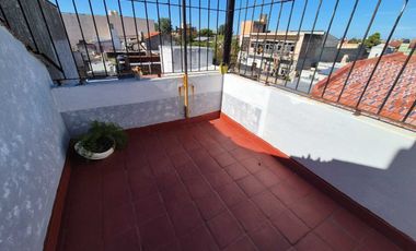 PH 3 AMB TIPO CASA AL FRENTE QUINCHO Y PARRILLA