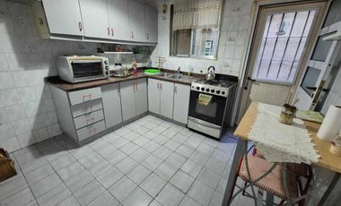 PH 3 AMB TIPO CASA AL FRENTE QUINCHO Y PARRILLA