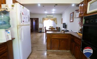 CASA EN VENTA 4 DORMITORIOS MONTE GRANDE