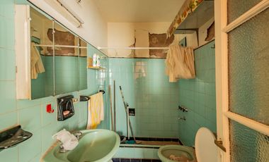 Casa en lote propio a refaccionar