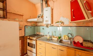 Casa en lote propio a refaccionar