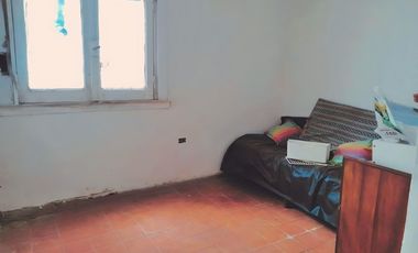 VENTA MORON PH 3 AMBIENTES CON PATIO Y COCHERA.