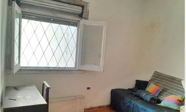 PH 2 AMBIENTES CON PATIO Y 2 LOCALES AL FRENTE.