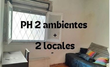 PH 2 AMBIENTES CON PATIO Y 2 LOCALES AL FRENTE.