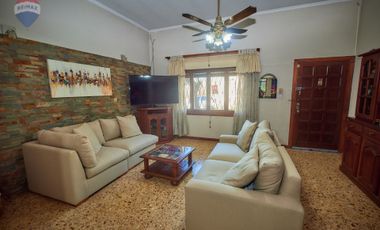CASA VENTA FLORENCIO VARELA 3 DORMITORIOS PARQUE