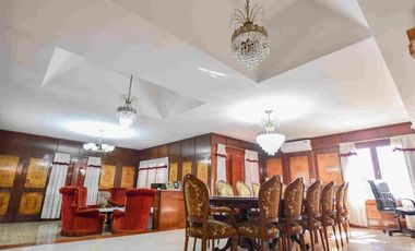 Casa en venta La Plata con pileta, parque