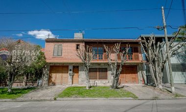 Venta 2 casas en block, 5 dormit 4 baños Ringuelet