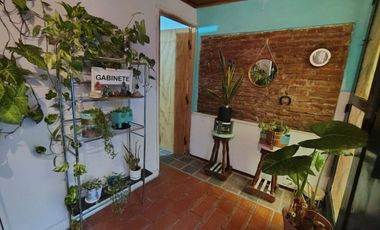 CASA EN VENTA LA PLATA 2 DORMITORIOS Y PATIO