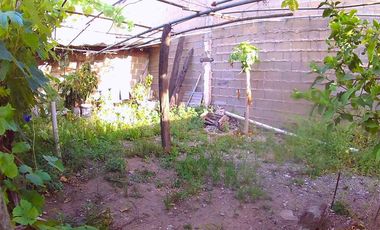 VENTA CASA 2 DORMITORIOS Y JARDÍN EN CAP. BERMUDEZ