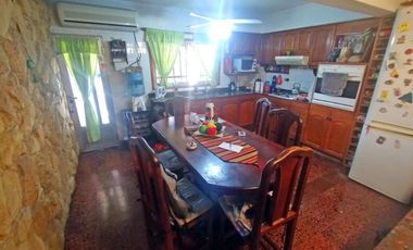 VENTA CASA DOS DORMITORIOS, PILETA Y QUINCHO