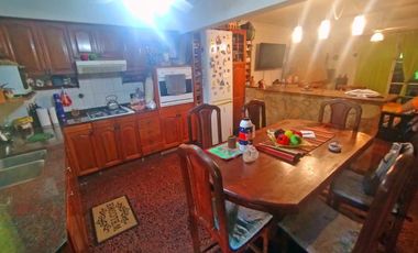 VENTA CASA DOS DORMITORIOS, PILETA Y QUINCHO