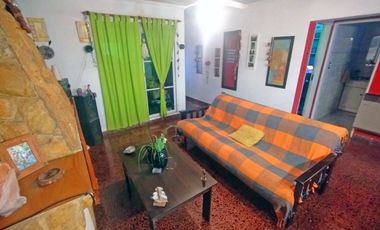 VENTA CASA DOS DORMITORIOS, PILETA Y QUINCHO