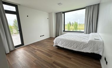 CASA 7 AMBIENTES EN VENTA EN CHACRAS DE LA RESERVA