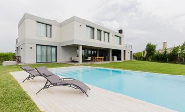 CASA 7 AMBIENTES EN VENTA EN CHACRAS DE LA RESERVA