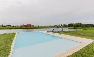 CASA 7 AMBIENTES EN VENTA EN CHACRAS DE LA RESERVA