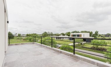 CASA 7 AMBIENTES EN VENTA EN CHACRAS DE LA RESERVA