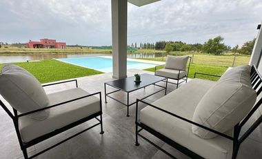 CASA 7 AMBIENTES EN VENTA EN CHACRAS DE LA RESERVA