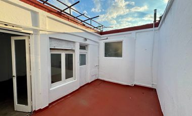 VENTA PH CON PATIO EN VICENTE LOPEZ SOBRE AV MAIPU