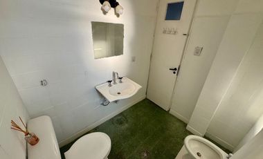 VENTA PH CON PATIO EN VICENTE LOPEZ SOBRE AV MAIPU