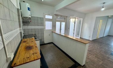 VENTA PH CON PATIO EN VICENTE LOPEZ SOBRE AV MAIPU