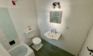 VENTA PH CON PATIO EN VICENTE LOPEZ SOBRE AV MAIPU