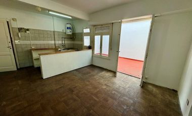 VENTA PH CON PATIO EN VICENTE LOPEZ SOBRE AV MAIPU