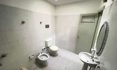Venta de depto. y local en Jauregui. Lujan