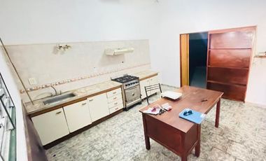 Venta de depto. y local en Jauregui. Lujan