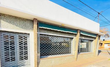 Venta de depto. y local en Jauregui. Lujan