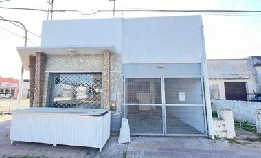 Venta de depto. y local en Jauregui. Lujan