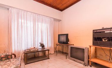 PH 3 AMB C/2 PATIOS Y TERRAZA + DEPTO A RECICLAR