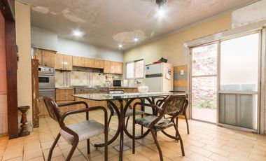 PH 3 AMB C/2 PATIOS Y TERRAZA + DEPTO A RECICLAR