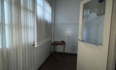 CONSULTORIO EN VENTA-AVELLANEDA CENTRO-77M2