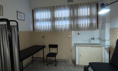 CONSULTORIO EN VENTA-AVELLANEDA CENTRO-77M2