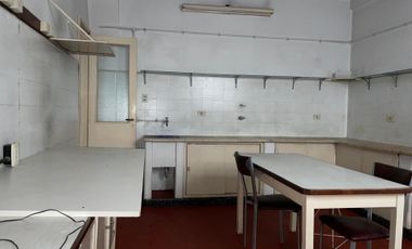 CONSULTORIO EN VENTA-AVELLANEDA CENTRO-77M2