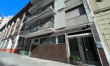 CONSULTORIO EN VENTA-AVELLANEDA CENTRO-77M2