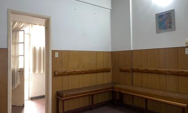 CONSULTORIO EN VENTA-AVELLANEDA CENTRO-77M2