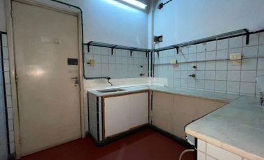 CONSULTORIO EN VENTA-AVELLANEDA CENTRO-77M2