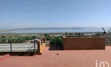 Casa de campo en venta en La Palma con vista al LAGO, a solo 18 minutos de Morelia