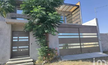 Casa de campo en venta en La Palma con vista al LAGO, a solo 18 minutos de Morelia