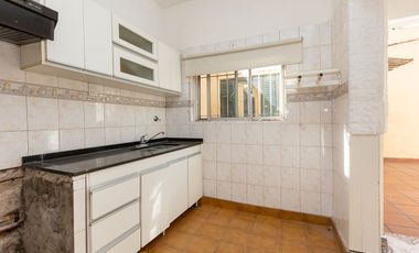 VENTA CASA EN MATADEROS 3 AMB COCHERA - PERMUTA