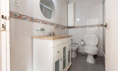 VENTA CASA EN MATADEROS 3 AMB COCHERA - PERMUTA