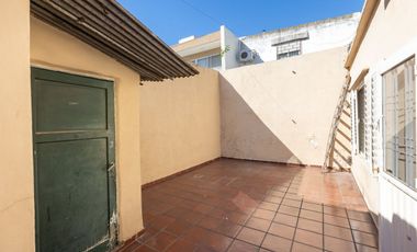 VENTA CASA EN MATADEROS 3 AMB COCHERA - PERMUTA