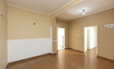 VENTA CASA EN MATADEROS 3 AMB COCHERA - PERMUTA