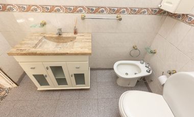 VENTA CASA EN MATADEROS 3 AMB COCHERA - PERMUTA