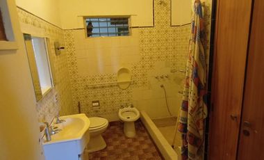 Casa 3 ambientes con garaje