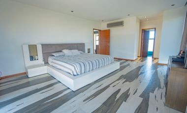 CASA 4 AMBIENTES FONDO A LAGUNA Y PLAYA