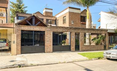 CASA 5 AMB VENTA SAN ISIDRO JARDIN PILETA