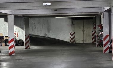 VENTA COCHERA CUBIERTA CENTRO SAN ISIDRO