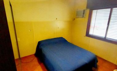 Vende Casa de 4 Dormitorios cochera y pileta .